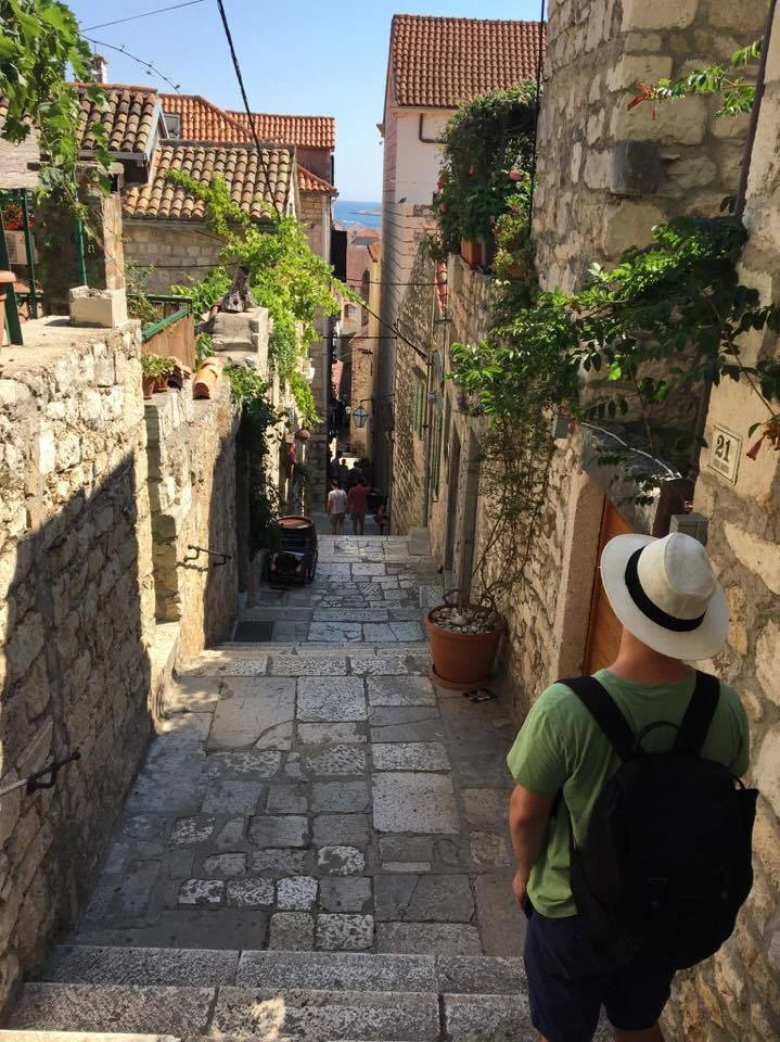 Steps back to town