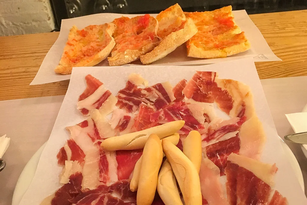 Bread with tomato and jamón ibérico