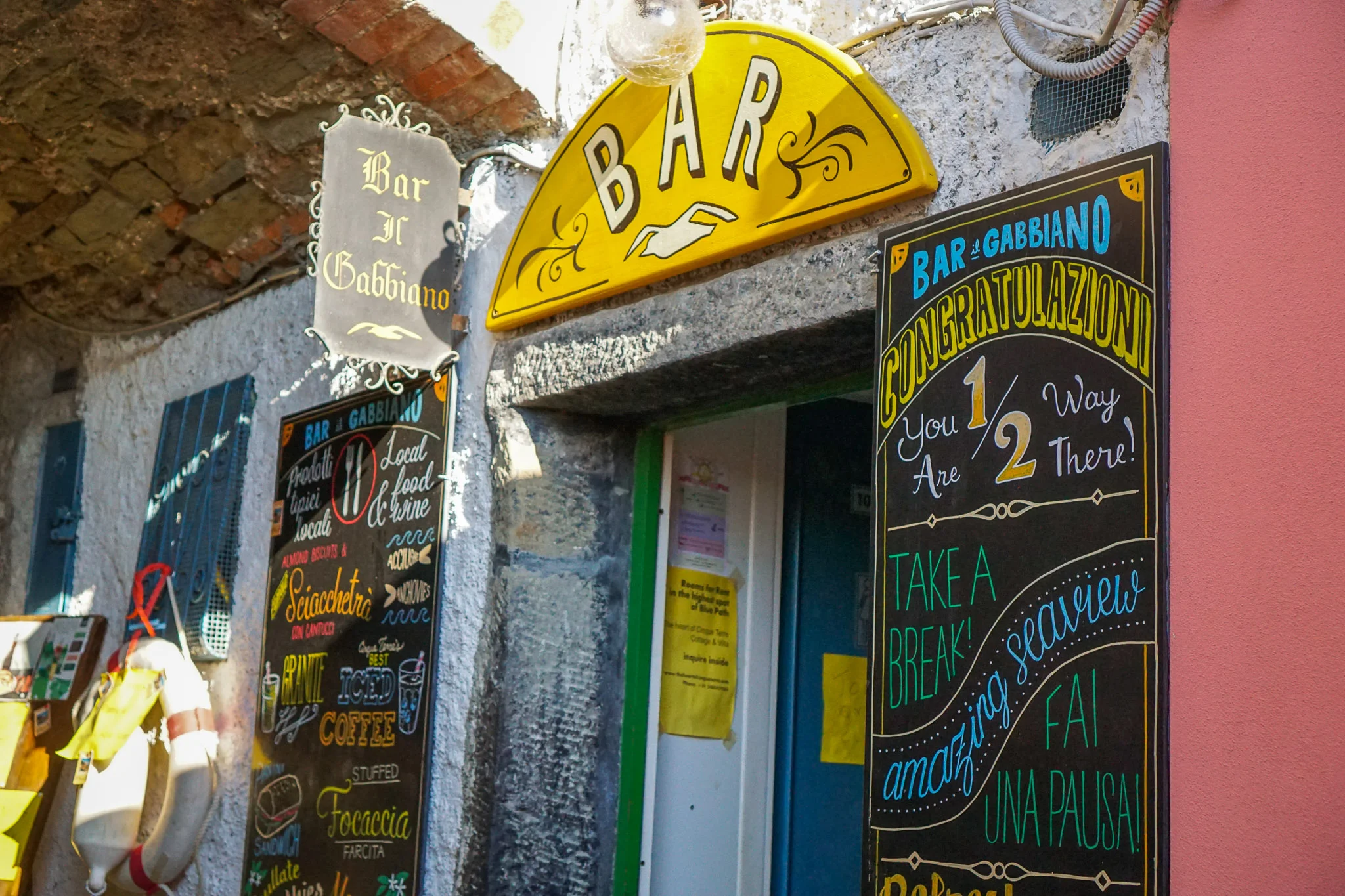Make sure to take a break at Bar Il Gabbiano on your way from Corniglia to Vernazza.