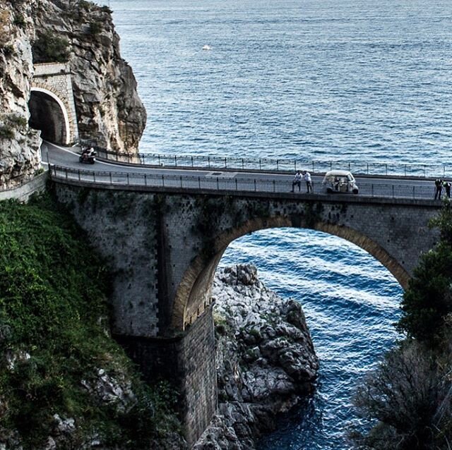 Amalfi Coast Itinerary is up on the blog! Link in bio. #twobluepassports #amalficoast #positano #fiordodifurore