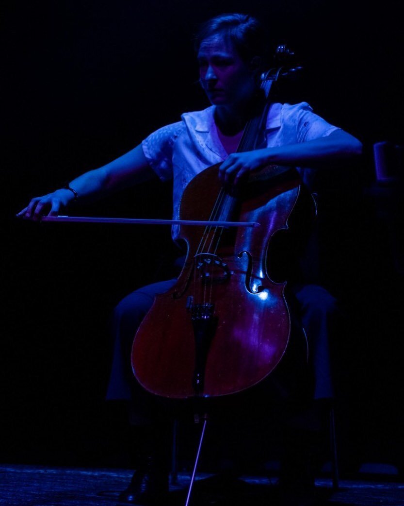 TBT @spotfestival part 1/3
@nicolehogstrand 💎💜

#experimentalmusic #cellist #improvisedmusic #stringmusicians #crushstringcollective @jazzdanmark @sunshipaarhus