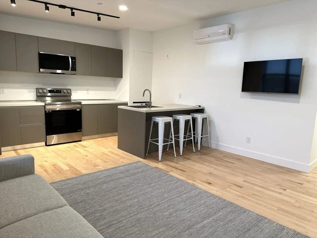 Coming Available February 1st
1 Bedroom/ 1 Bathroom, top floor at 49 Westfield St. Providence.  Click link in bio. for listing!