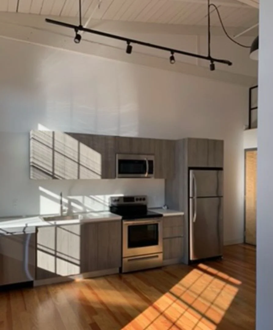 Top Corner 1 Bedroom/1 Bathroom 7/1 40 Sprague PVD $1750 ☀️