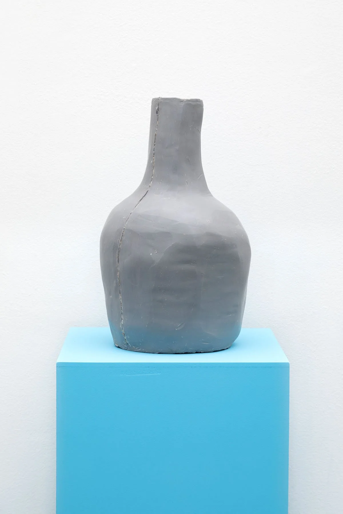   De agua,  resin, 22 x 16x 16 inches, 2024. 