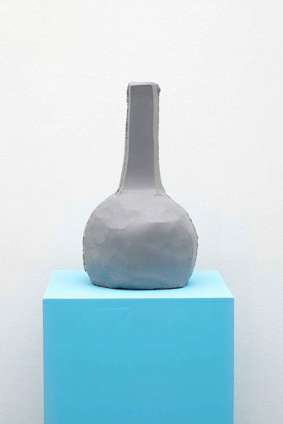   Pico largo,  resina, 22 x 16 x 16 inches, 2024. 