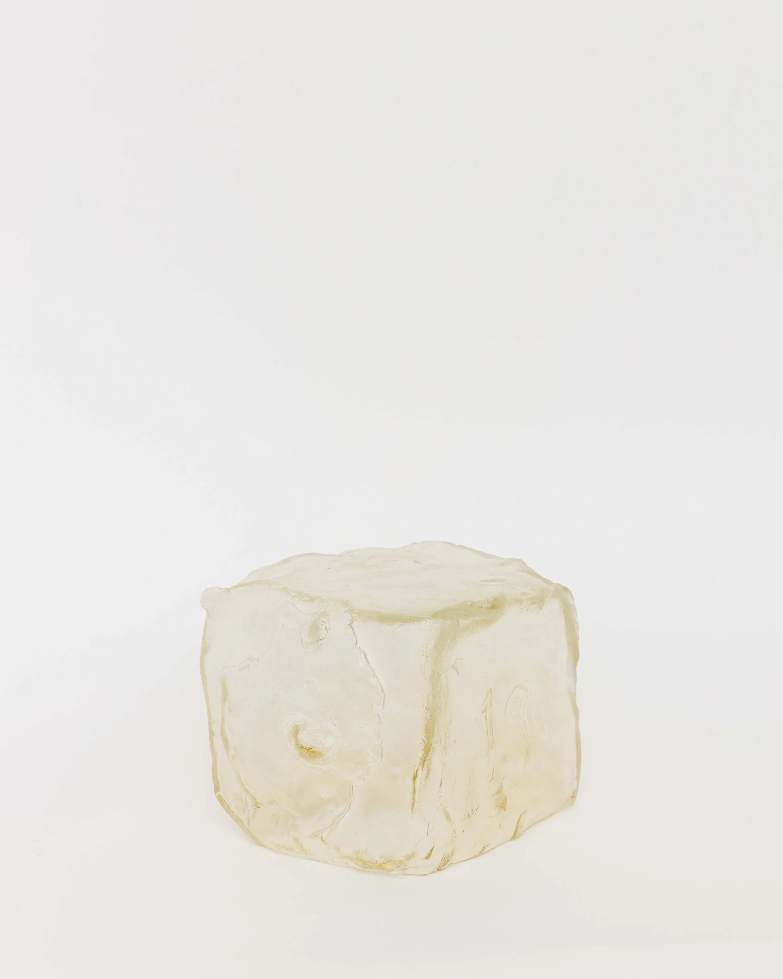  Destino, blown glass, 7 x 8 x 8 inches, 2022.&nbsp;    