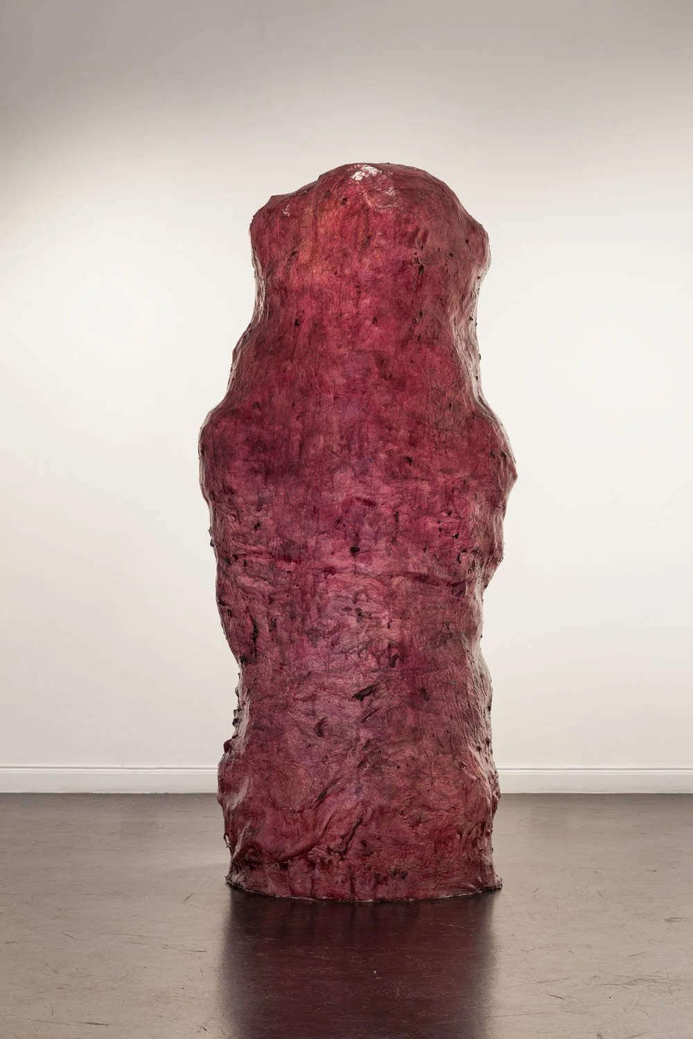   Demonia , resina and fiberglass, 7 x 3 x 3 feet, 2018.    