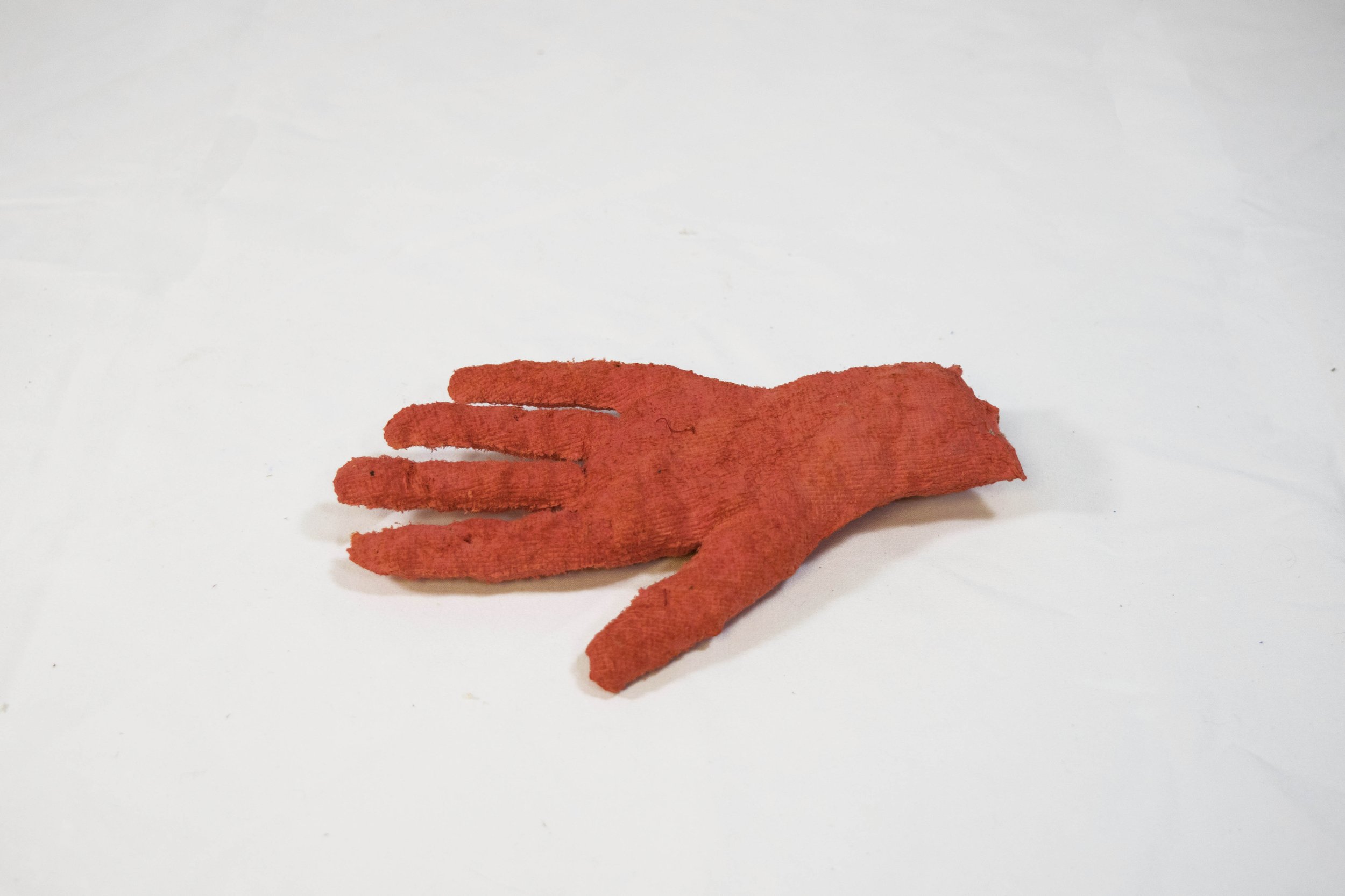  Guante, paper pulp, 1 x 5 x 4 inches, 2020. 