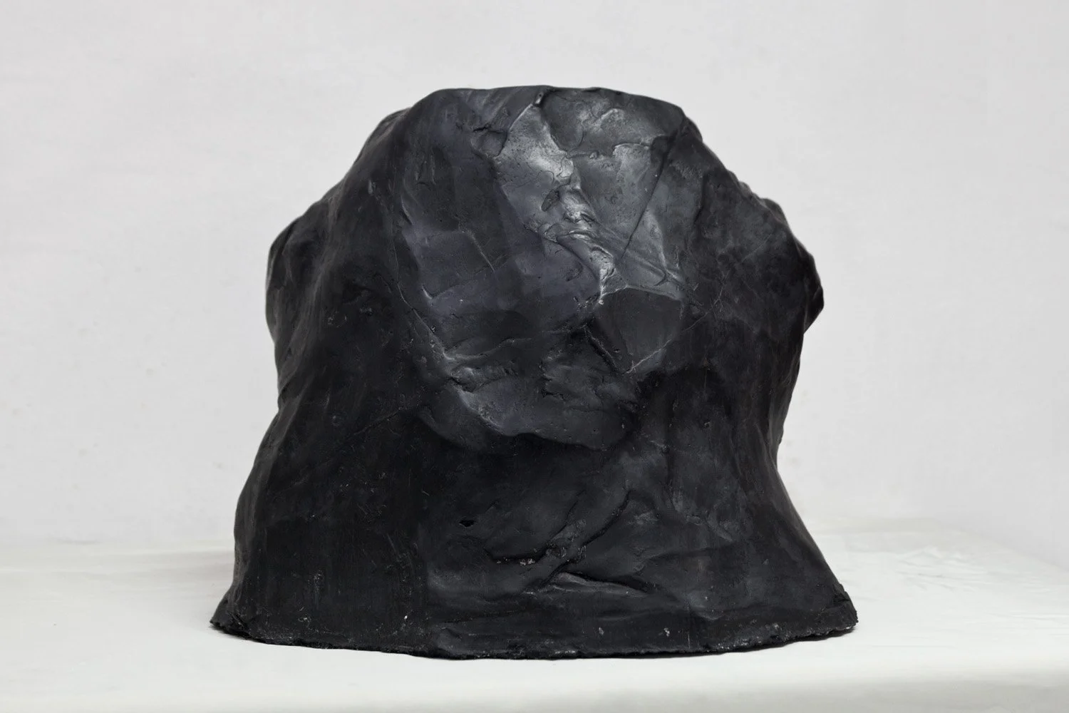   Amante (lover),  cement, 20 x 20 x 12 in, 2013.    