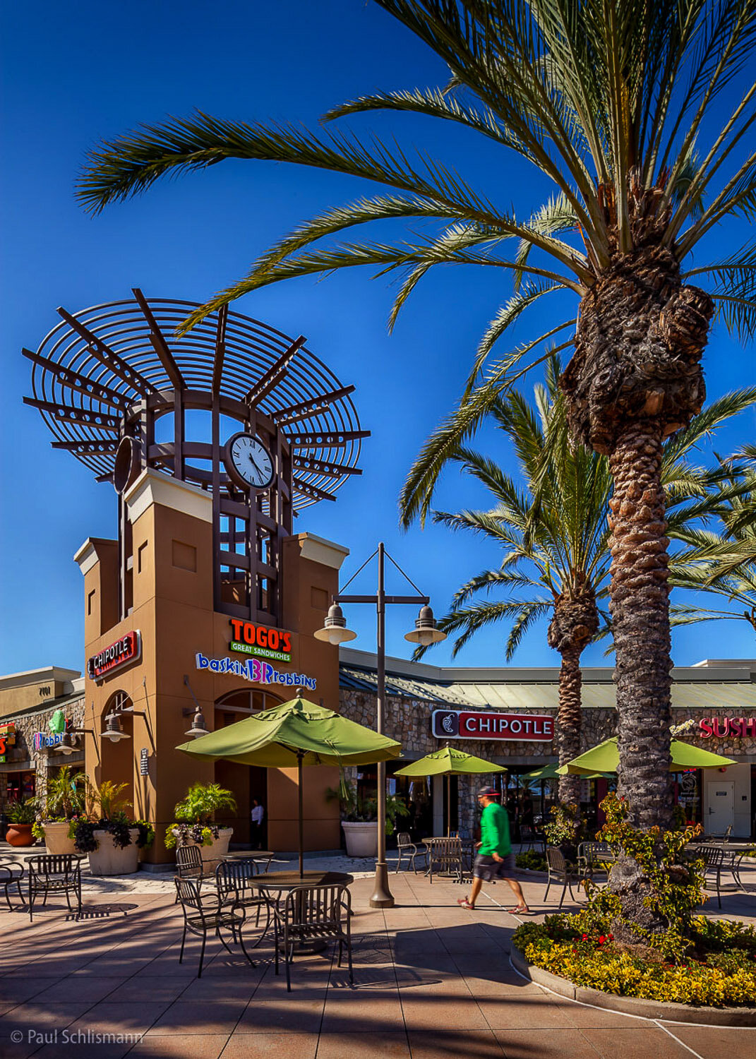 Day view of shopping center in CA