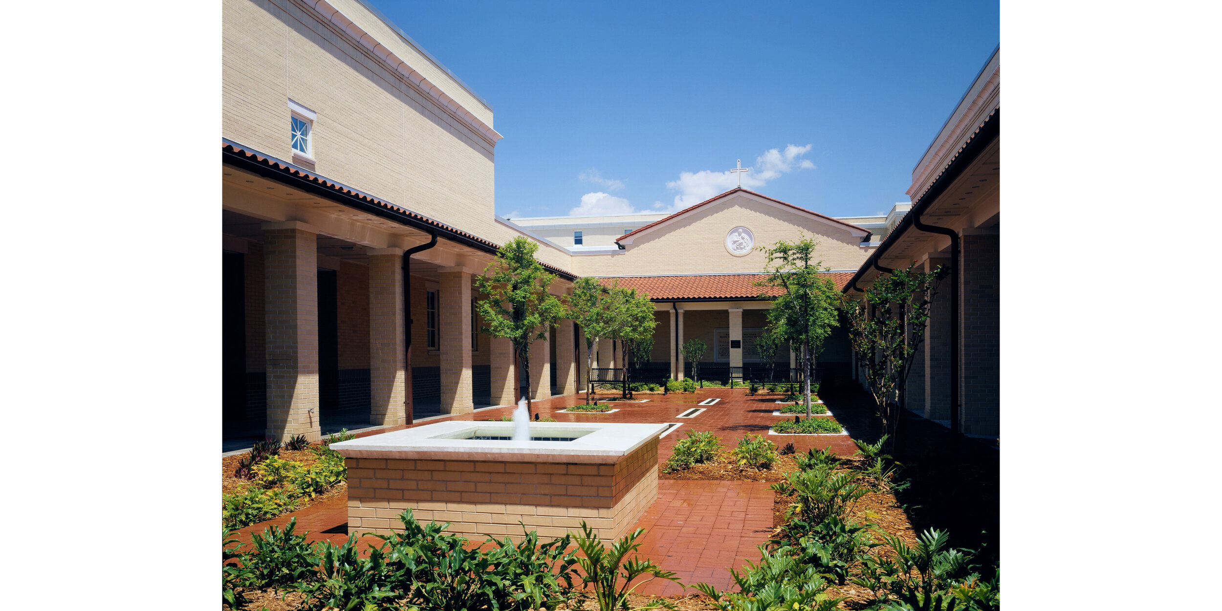 D - AHN_Entry Courtyard.jpg