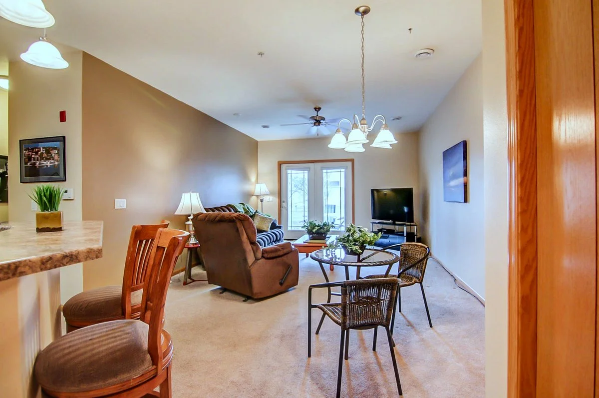 6701 Fairhaven-20.jpg