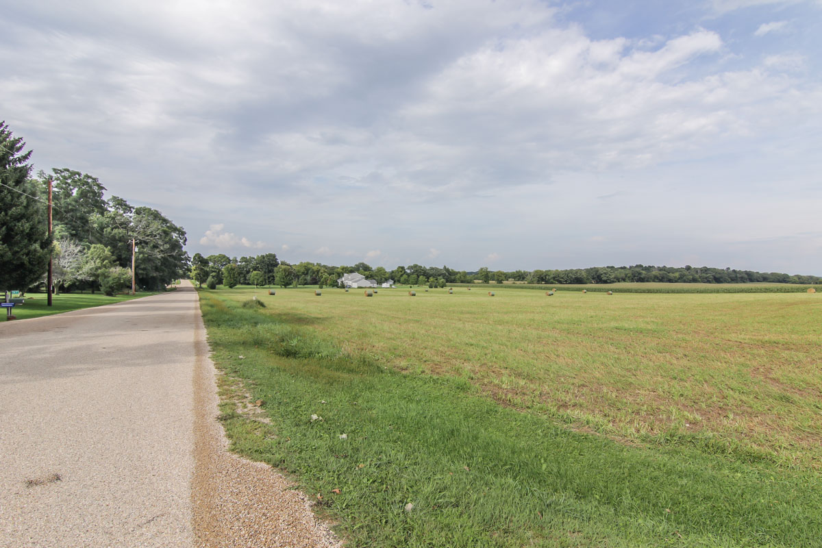 Center-Rd_Vacant_Exterior-18.jpg