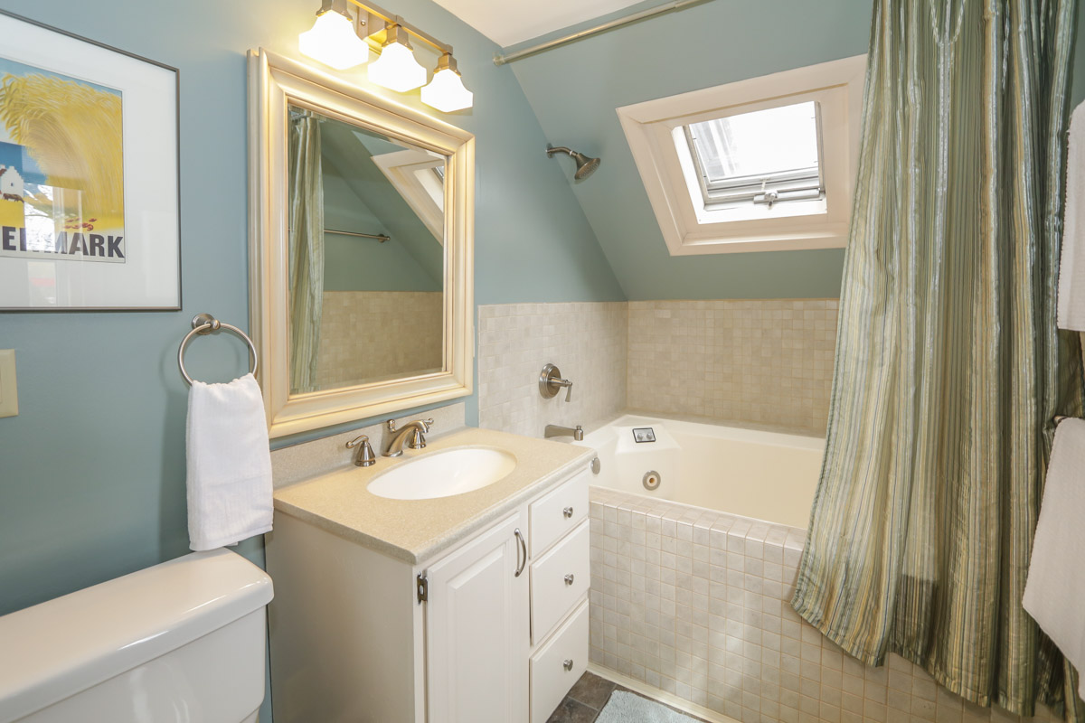 18 S Fair Oaks Ave-23.jpg