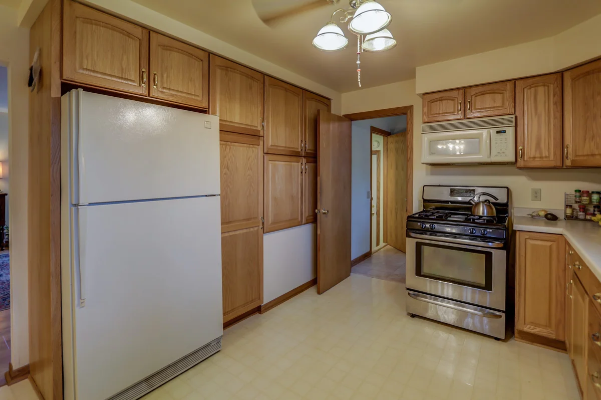 3707 Margaret St-29.jpg