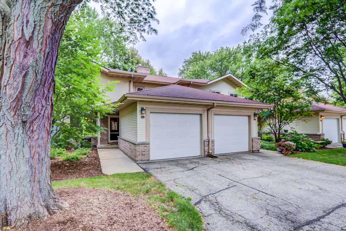 61 Waunona Woods Ct-44 - REVISED.jpg