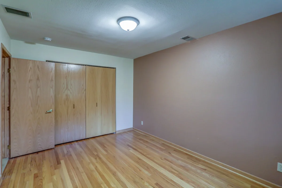 61 Waunona Woods Ct-25.jpg