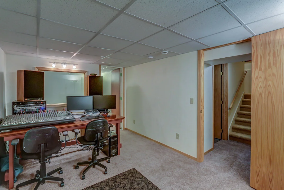 61 Waunona Woods Ct-31.jpg