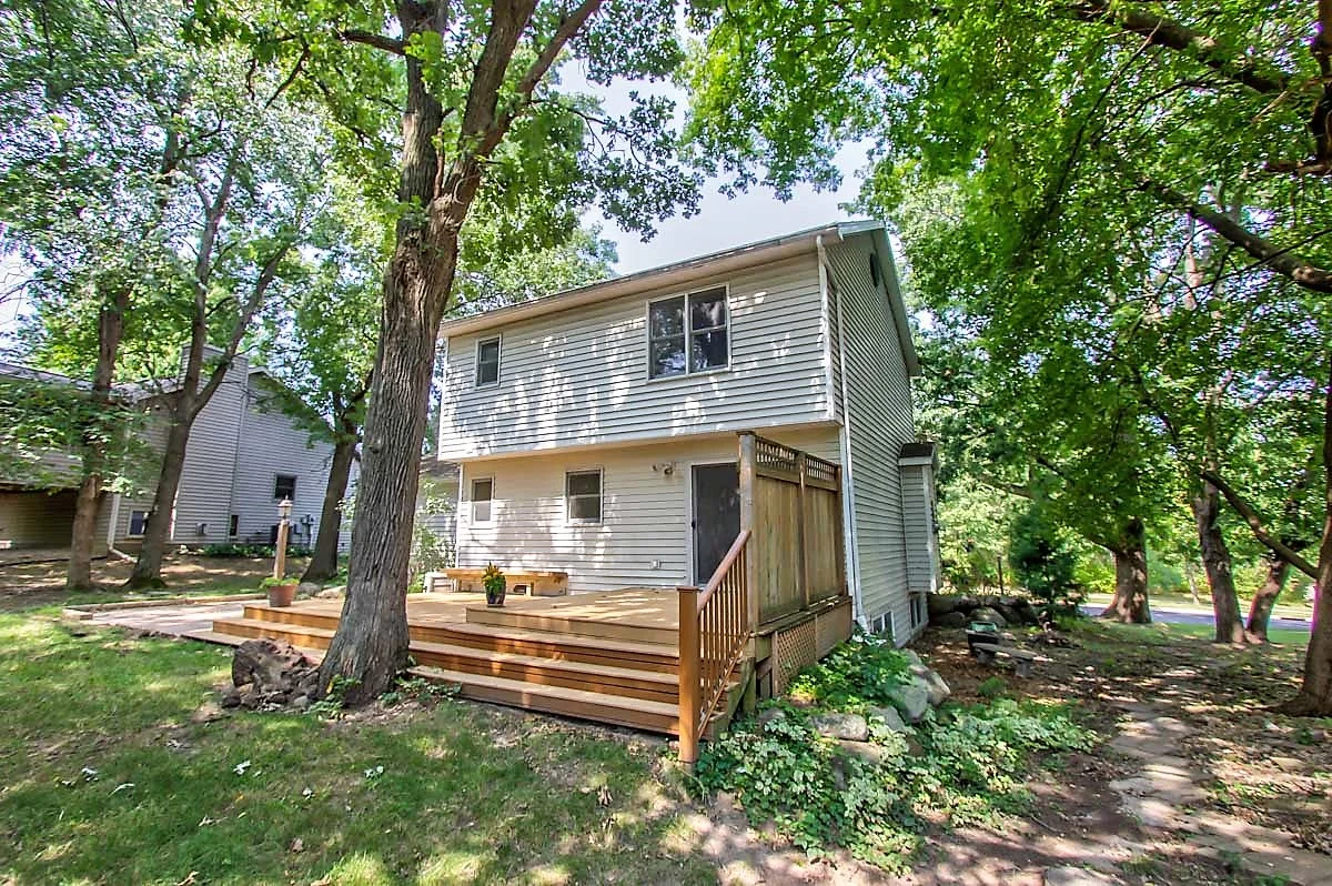 1525 Wayridge Dr-rear 2.jpg