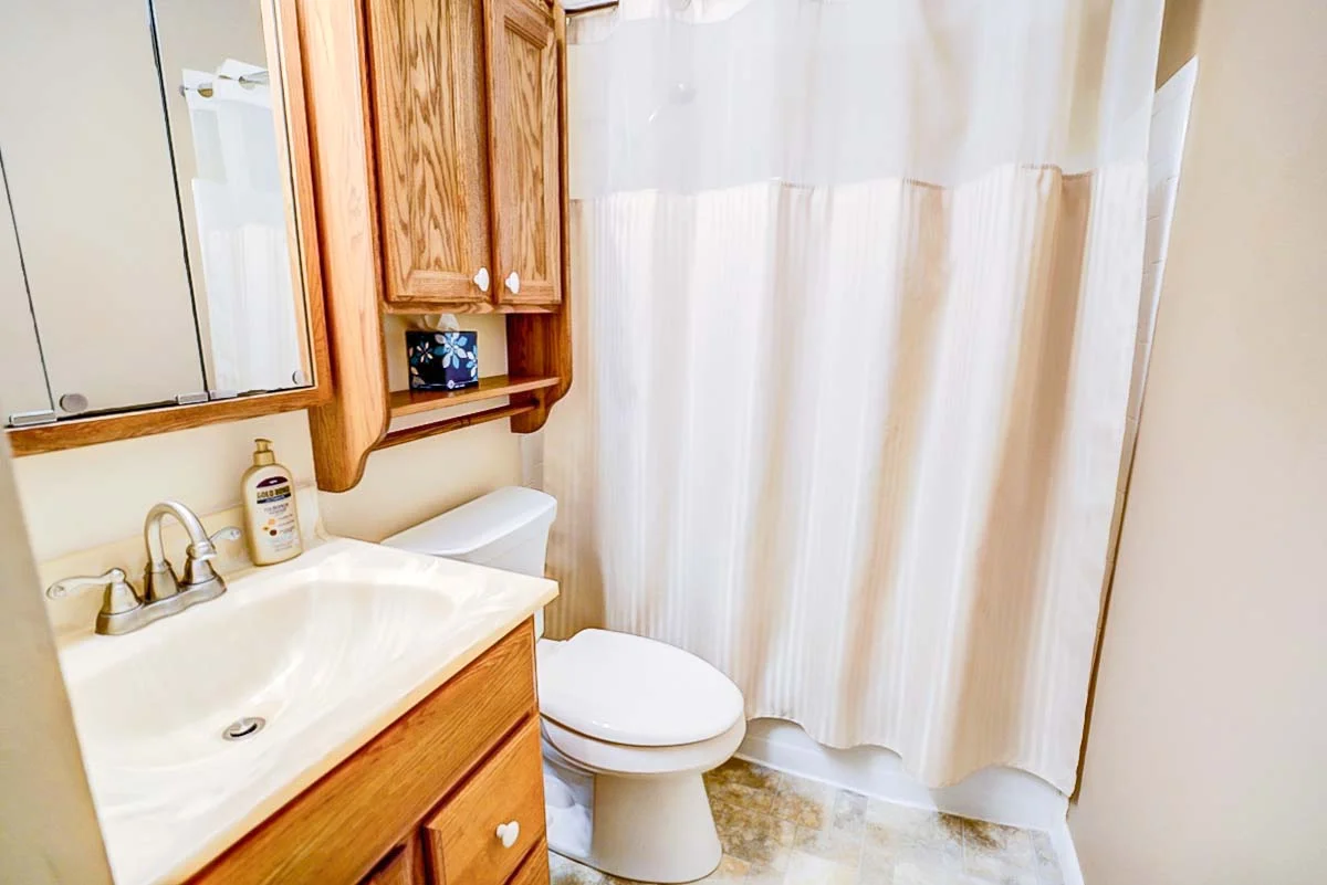 5301 Raymond Rd-15.jpg