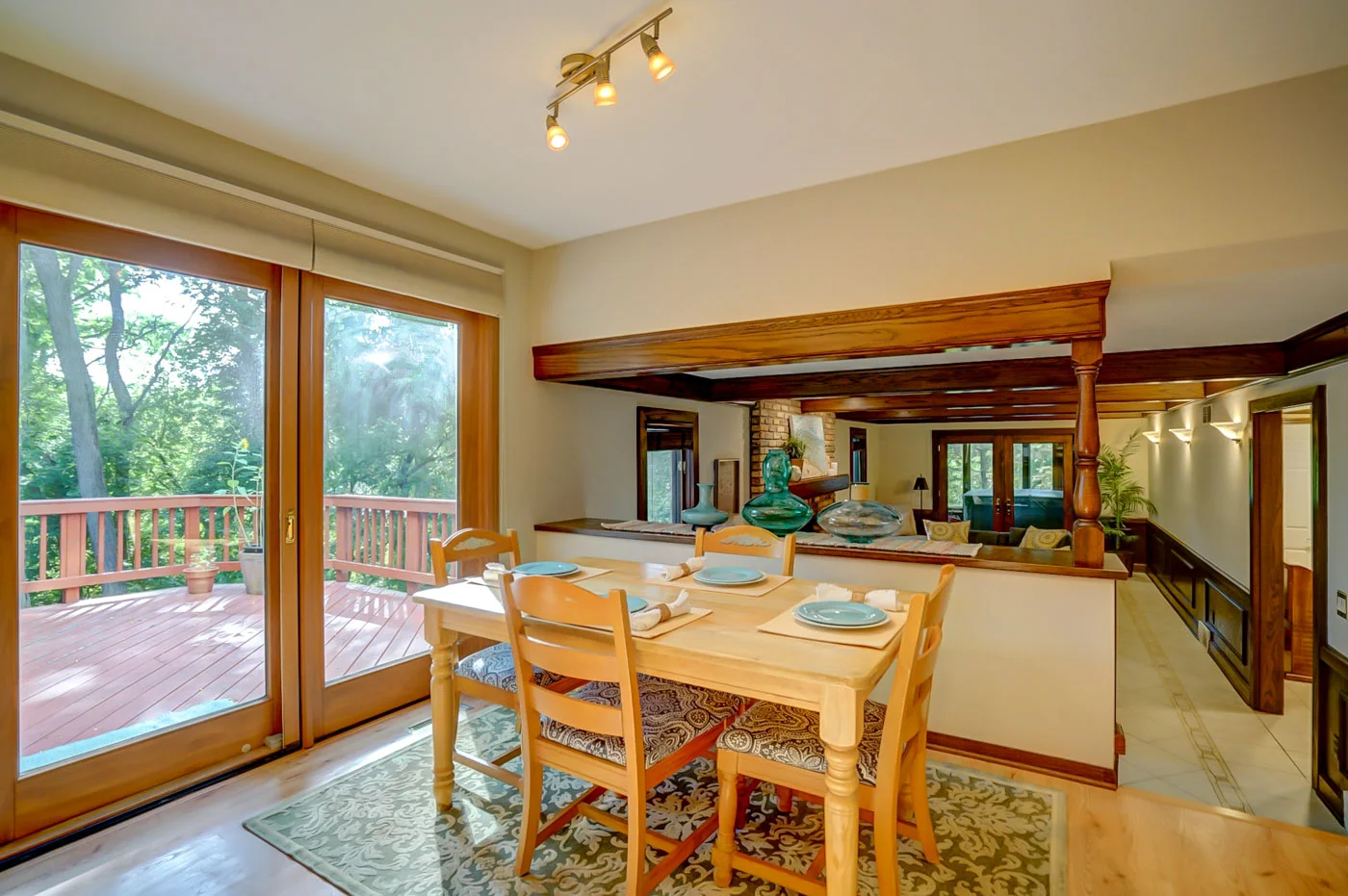 7124 Applewood-11.jpg