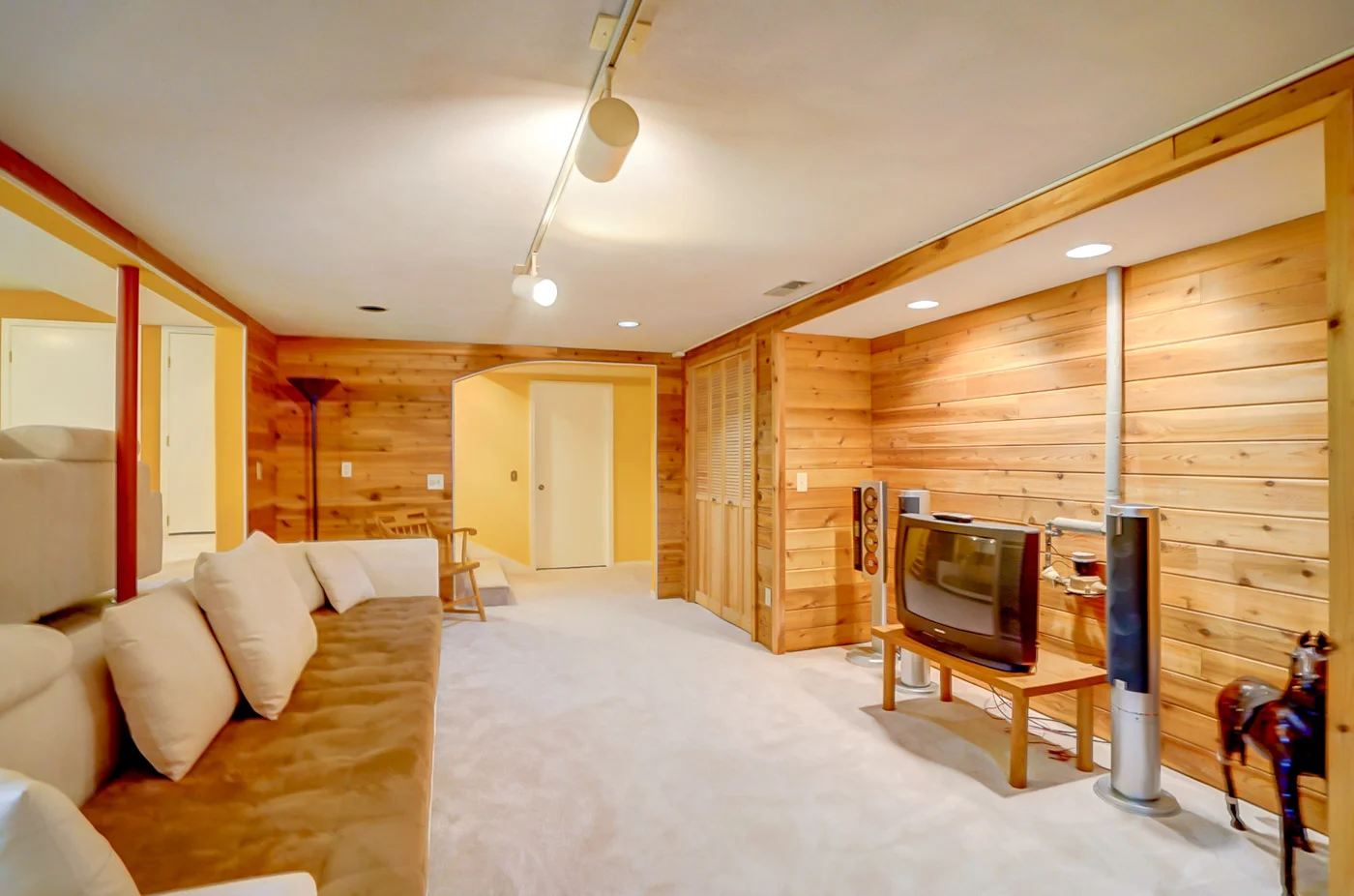 7124 Applewood-41.jpg