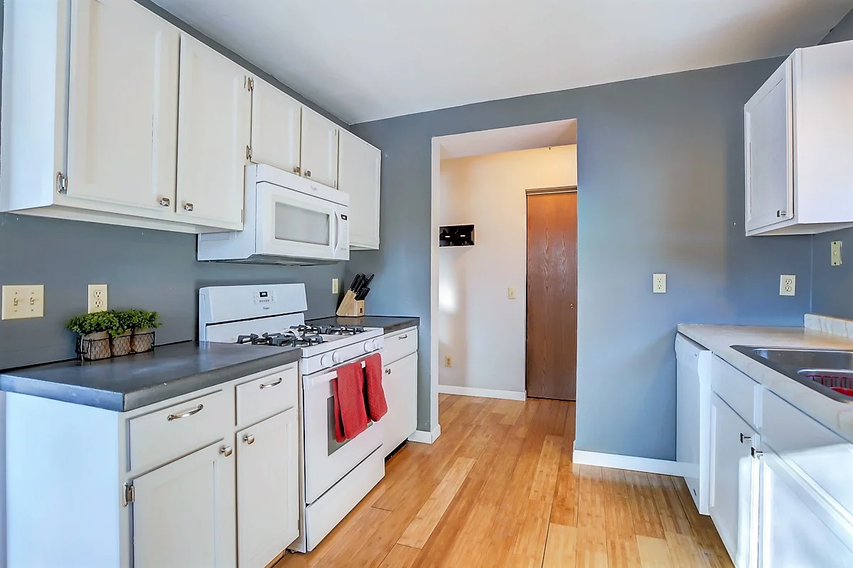 1921 Spohn Ave, Madison-4.jpg
