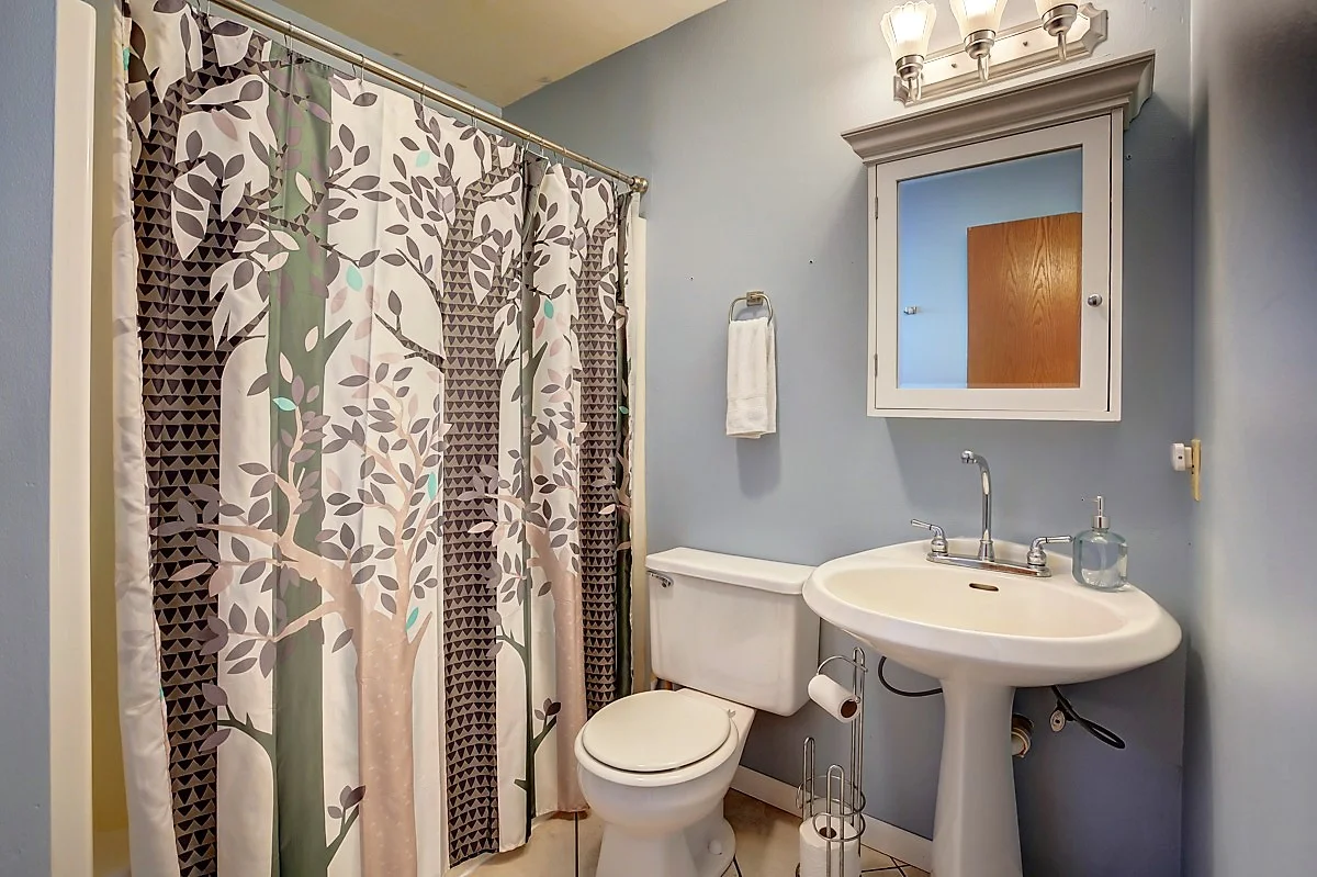 1921 Spohn Ave, Madison-28.jpg