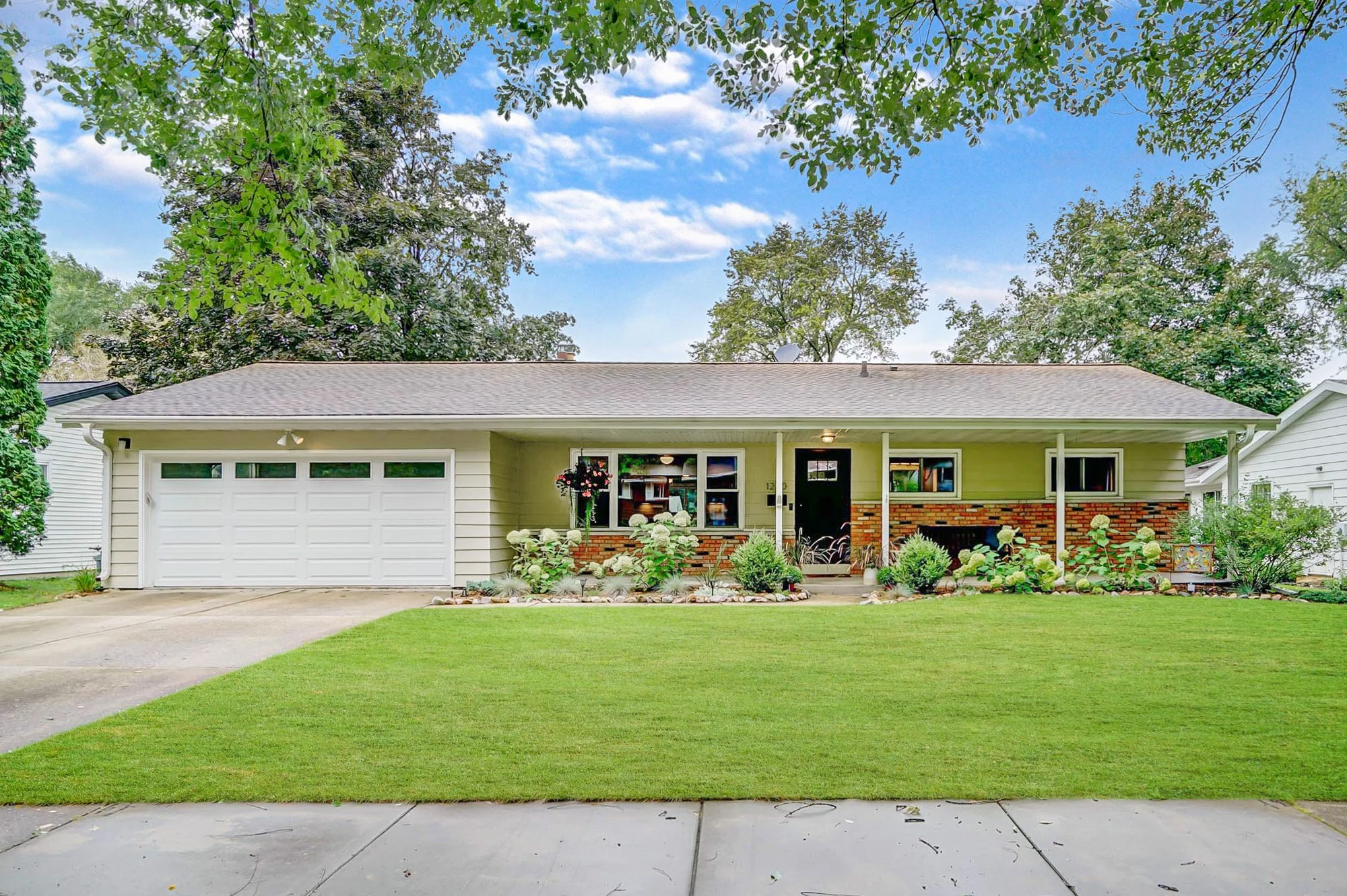 02-1230 Meadowlark Dr-2.jpg