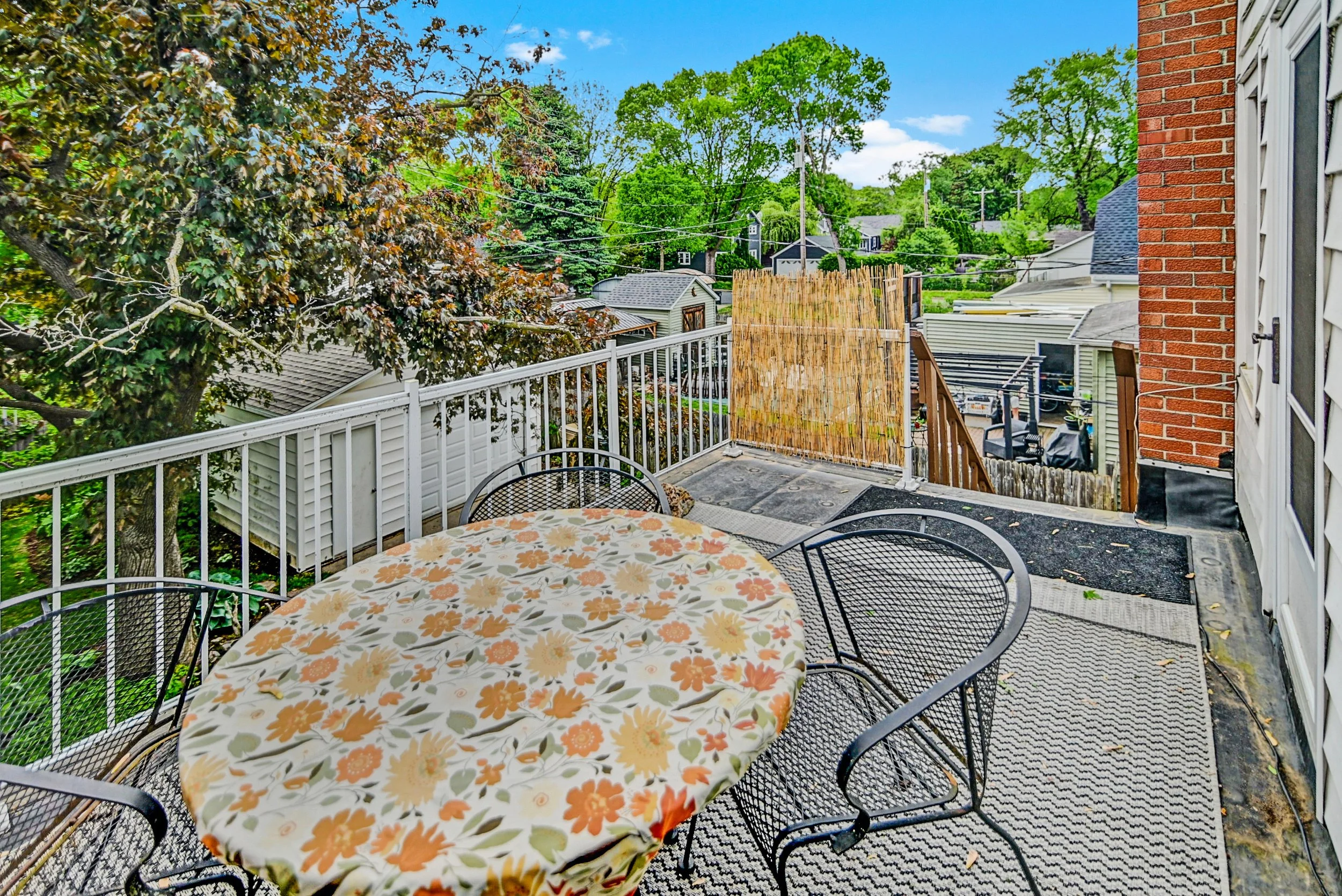 28-2538 Commercial Ave-102.jpg