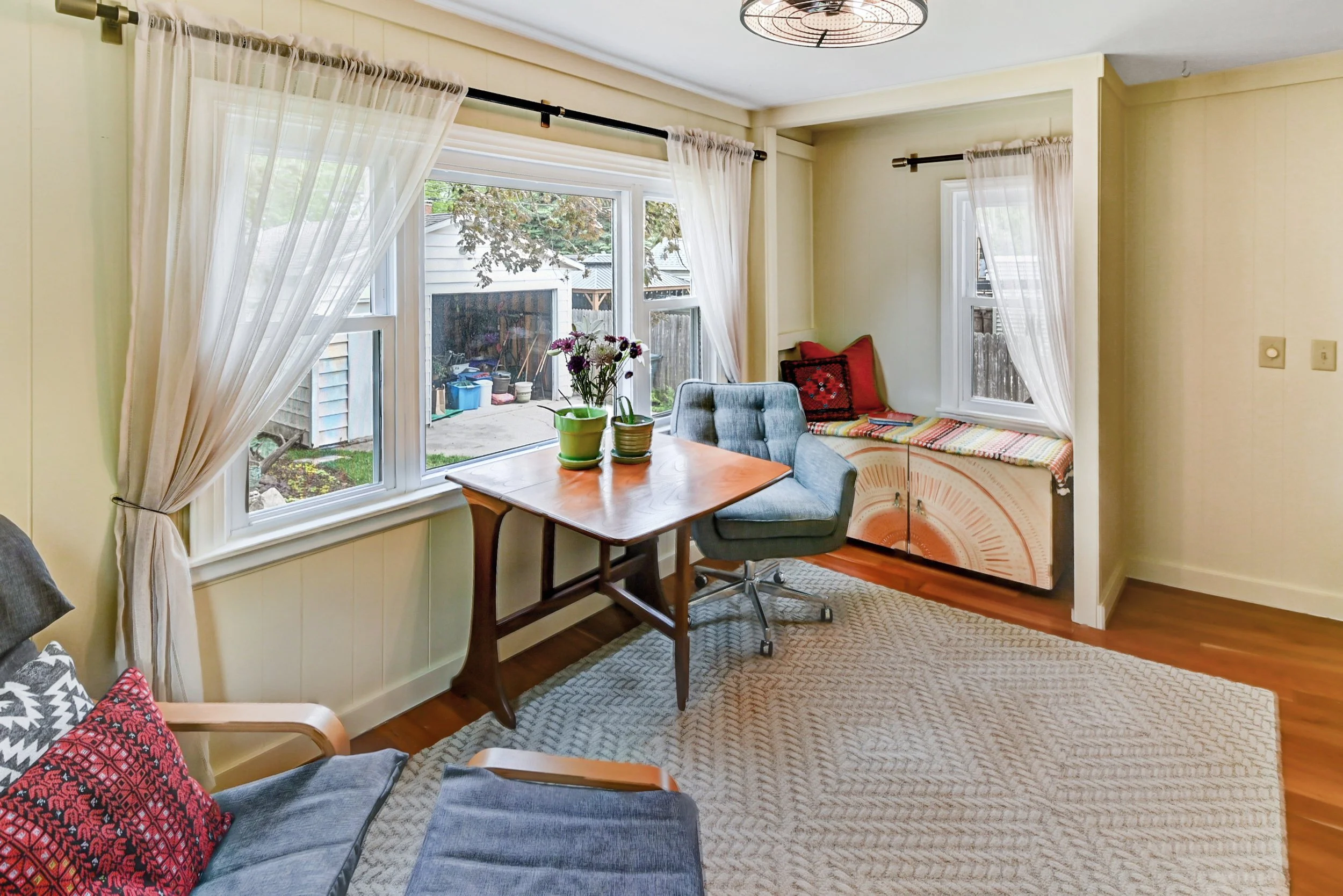 55-2538 Commercial Ave-27.jpg
