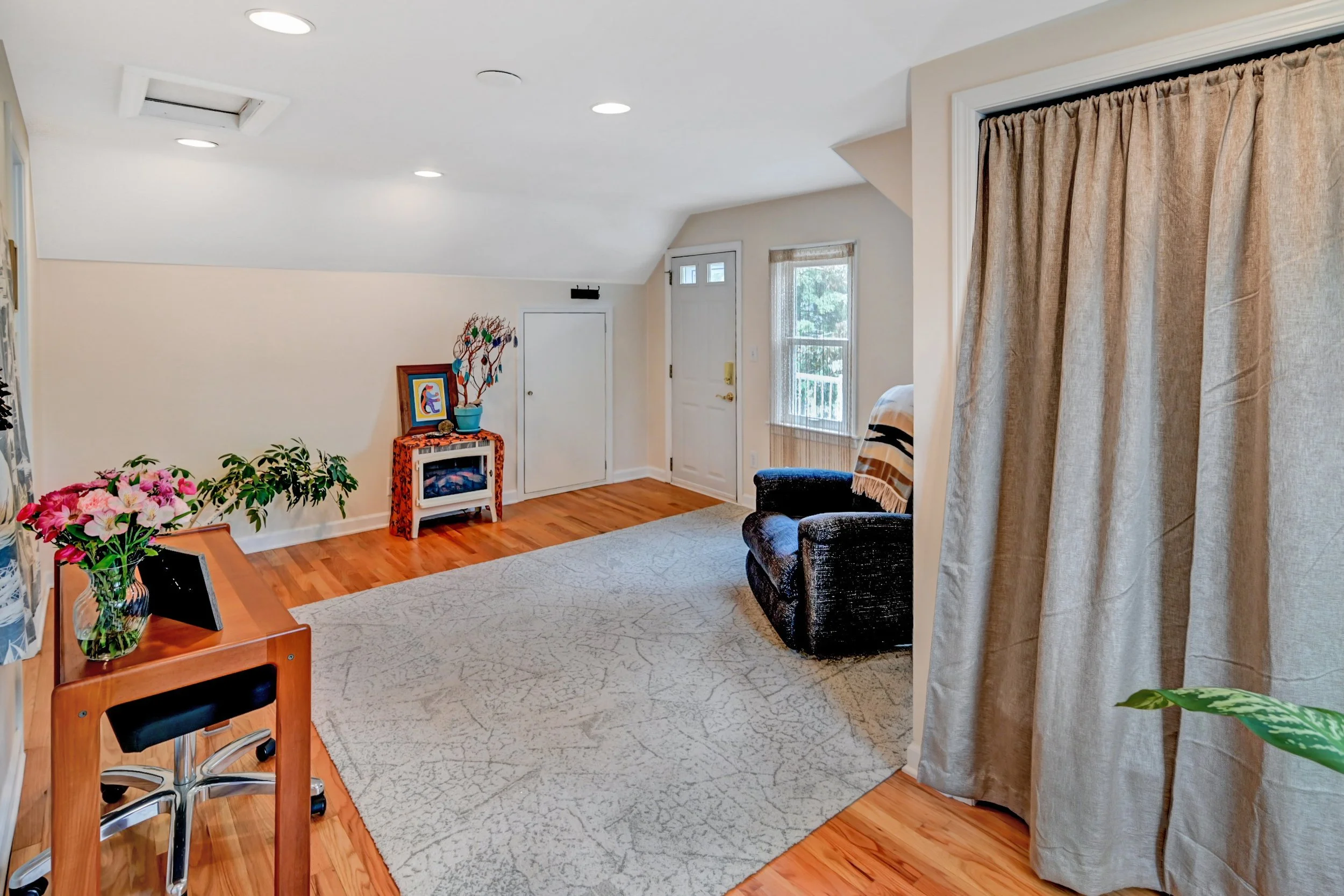 58-2538 Commercial Ave-30.jpg