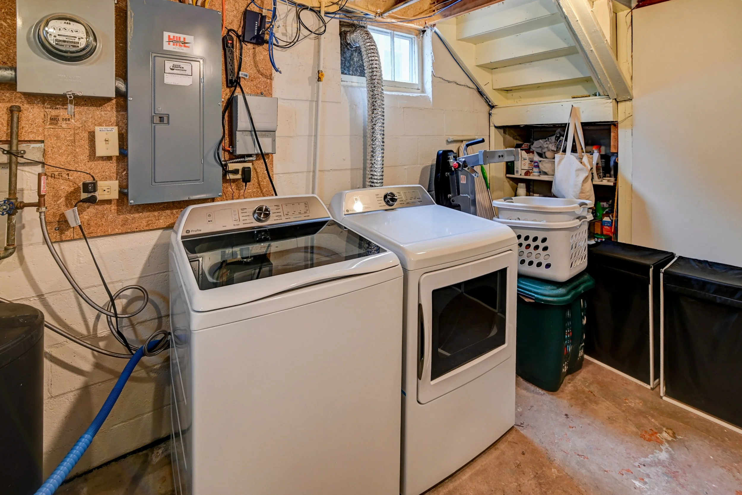 93-2538 Commercial Ave-61.jpg