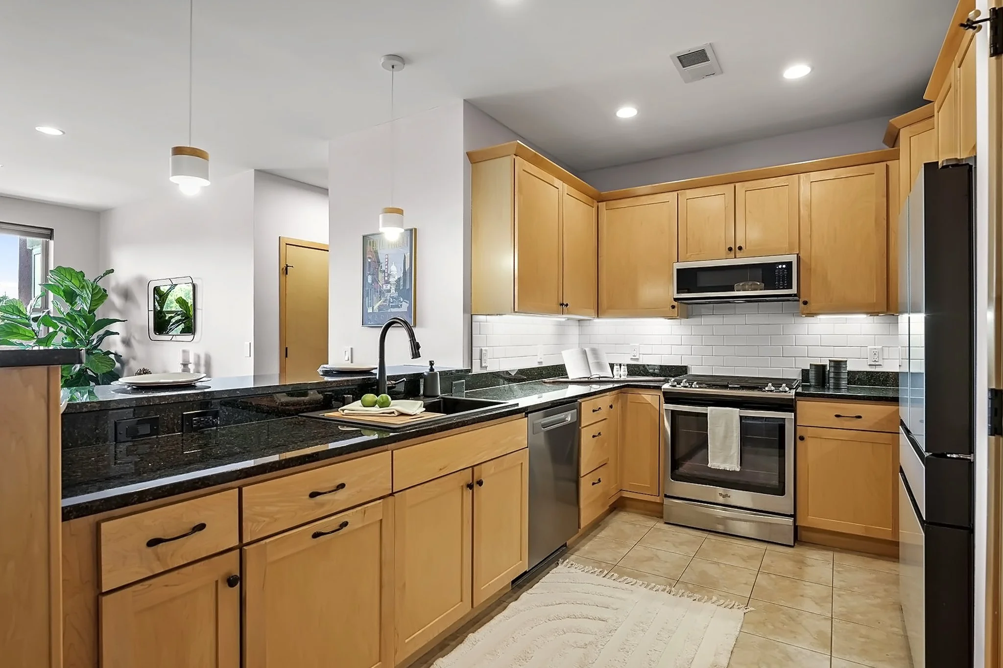 21-web-or-mls-1802-monroe-st-304.jpg