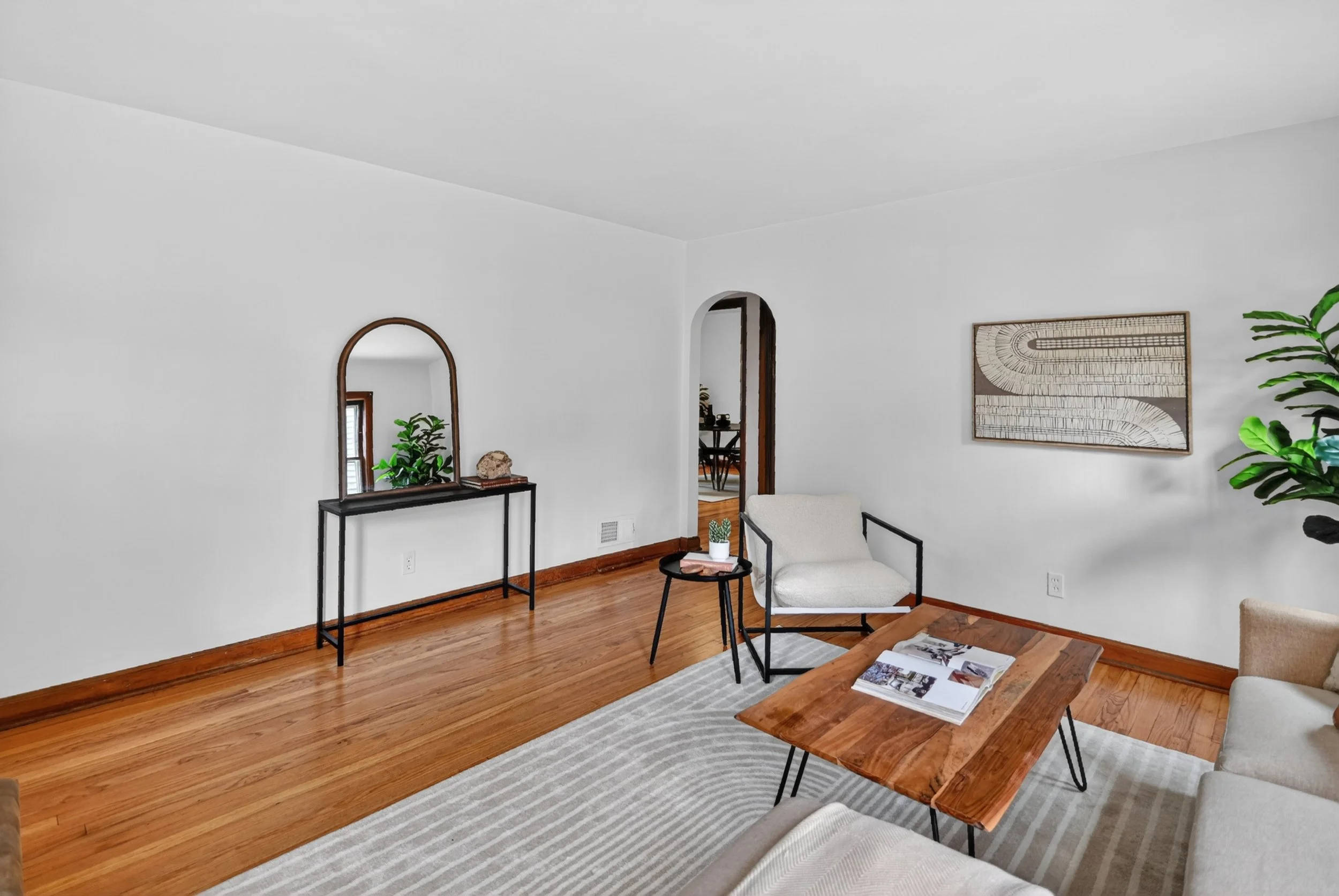 37-245 Waubesa St_5471.jpg