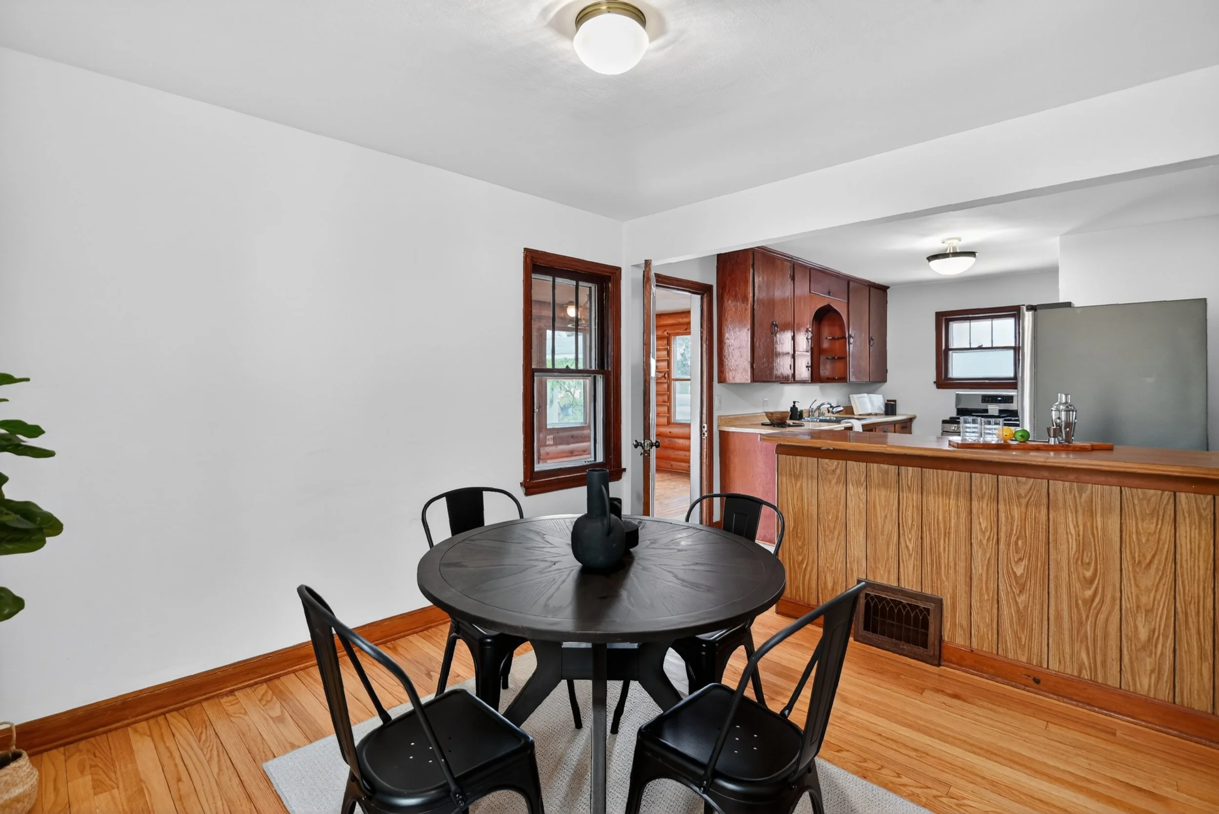 39-245 Waubesa St_5482.jpg