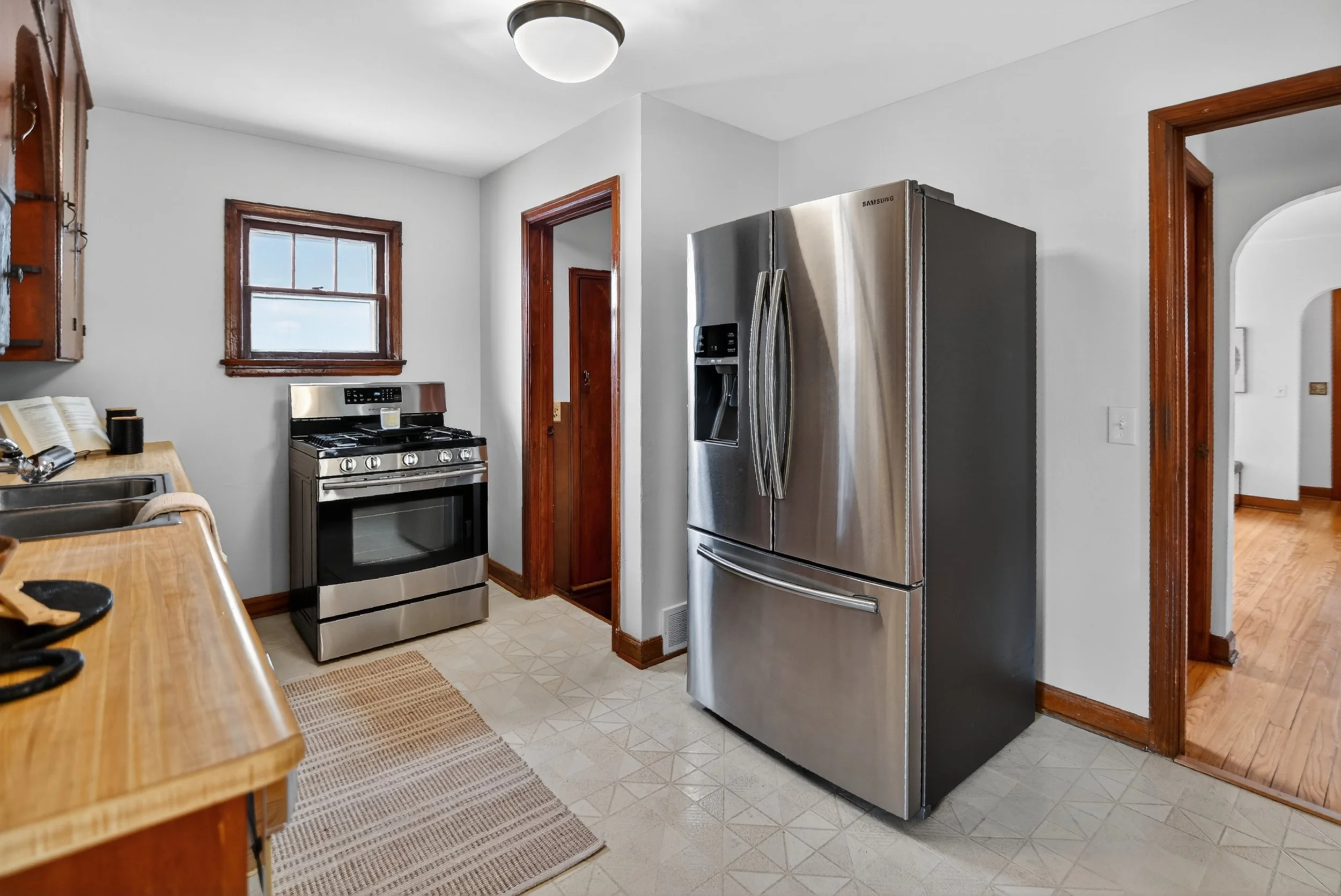 43-245 Waubesa St_5501.jpg