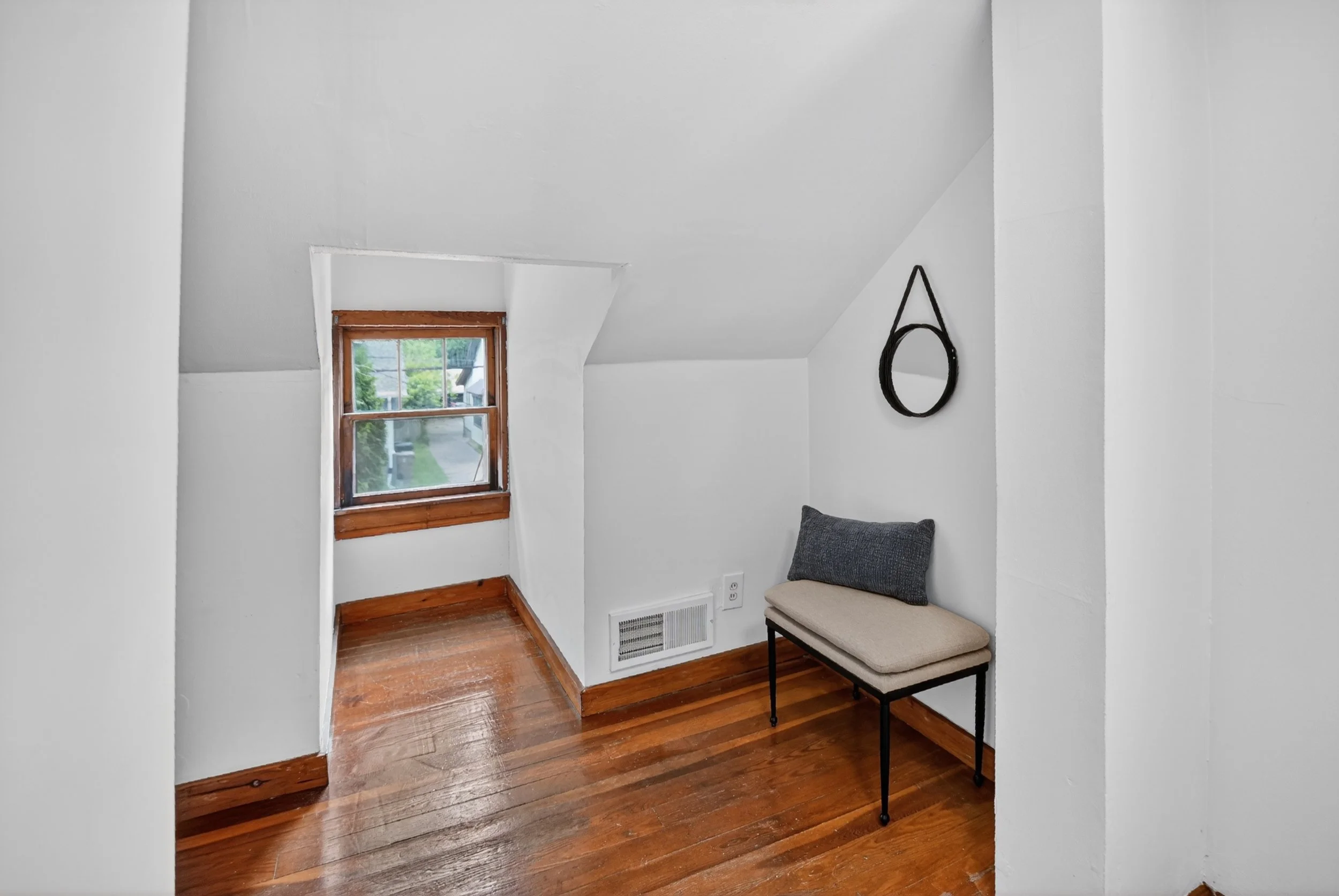 61-245 Waubesa St_5591.jpg