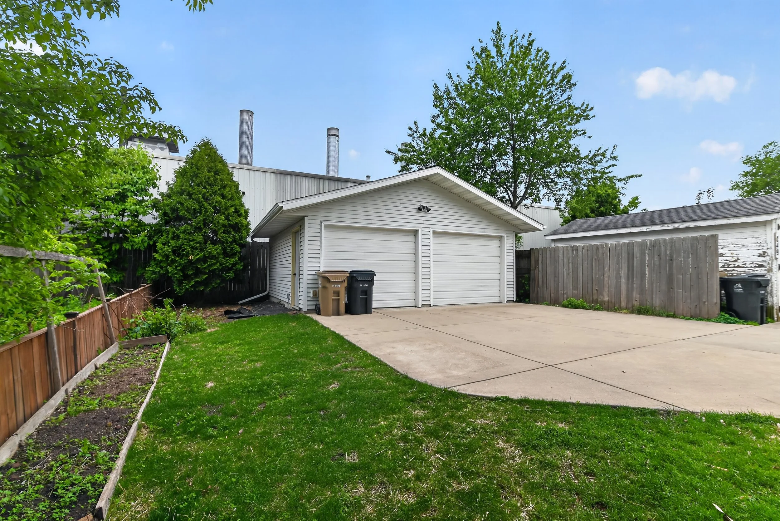 16-245 Waubesa St_5664.jpg