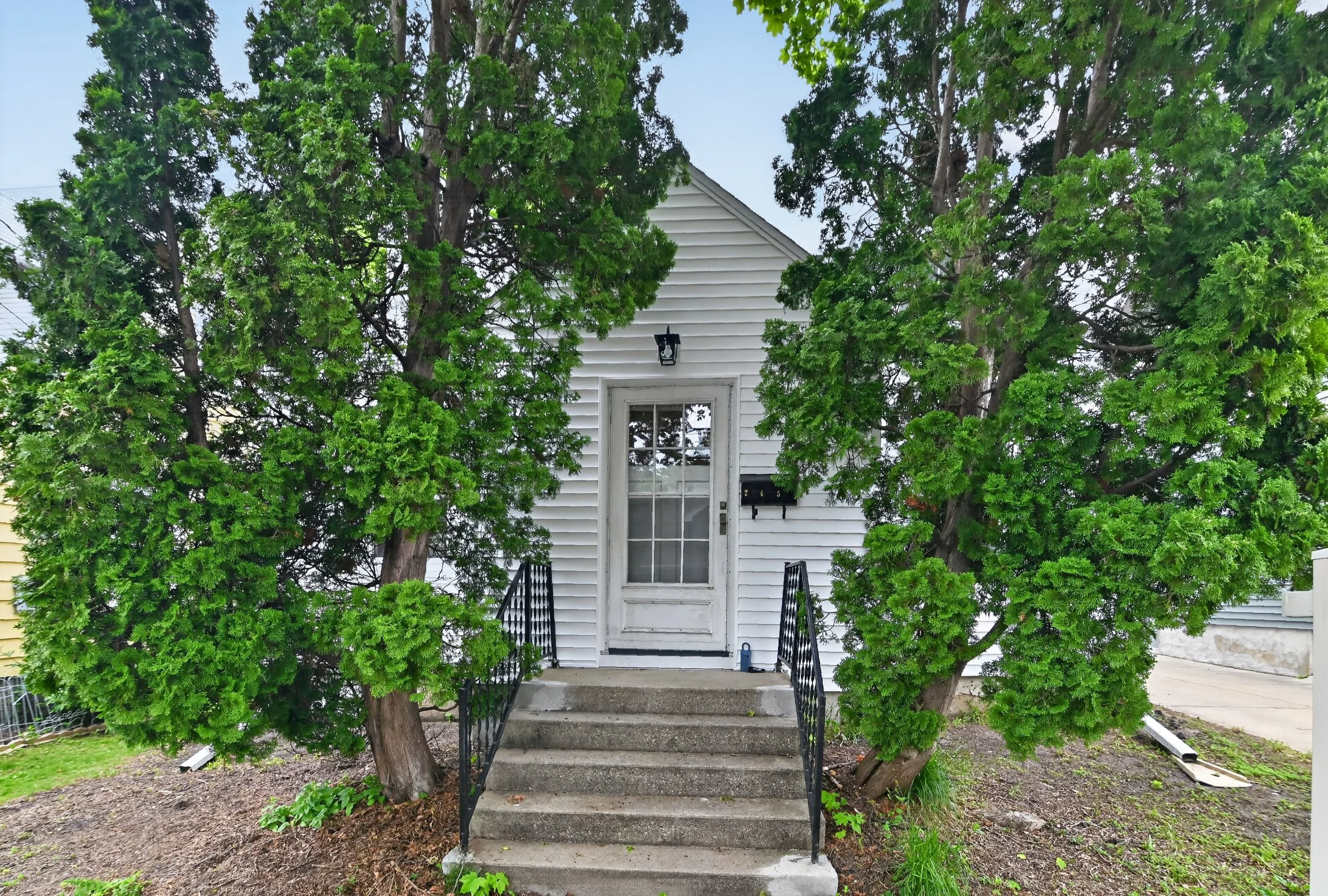 245 Waubesa St