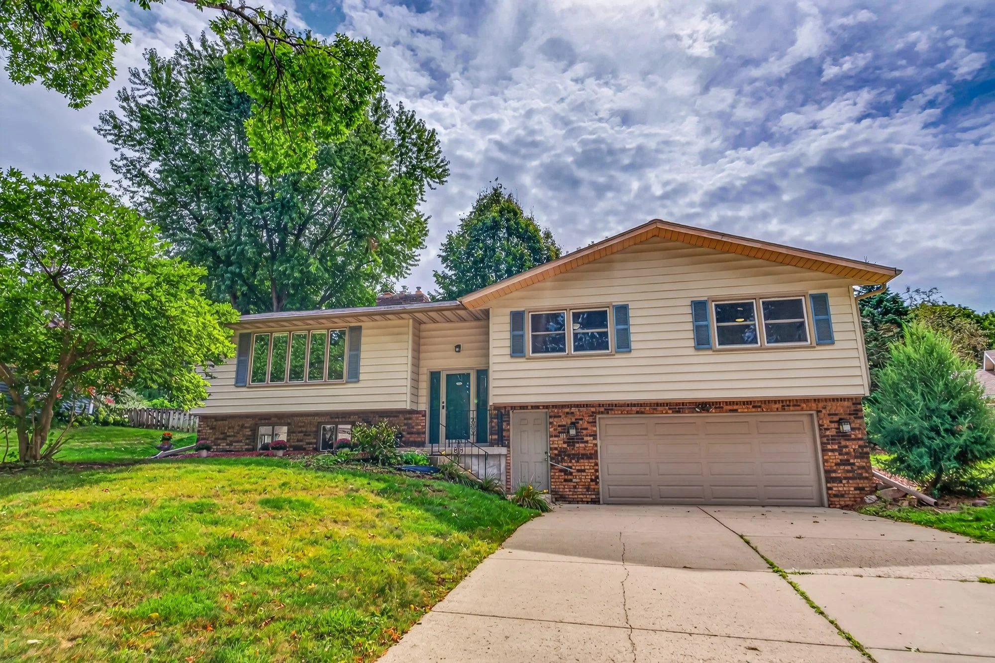 02-610 Walnut Grove Dr Madison-2.jpg
