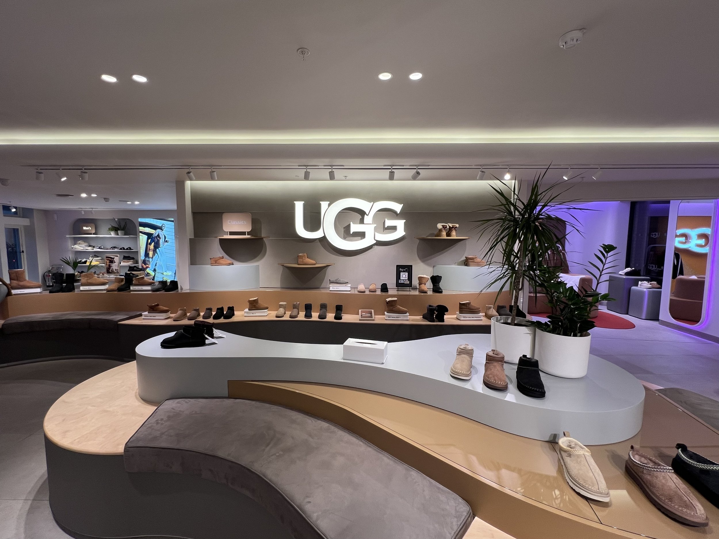 UGG FLAGSHIP SEAM SEAM