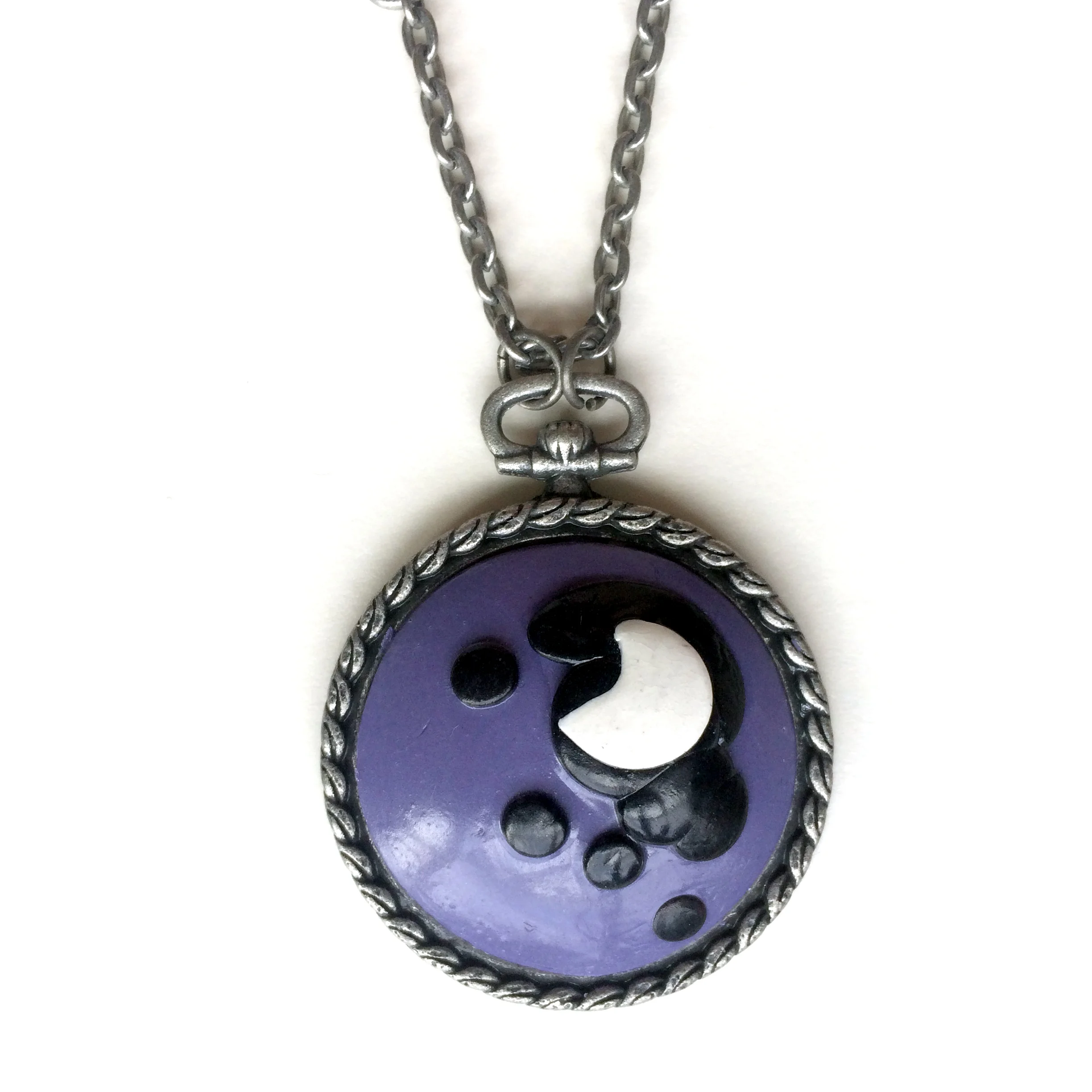 Princess Luna Cameo Necklace, Detail