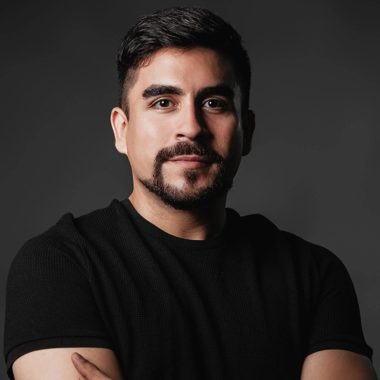 Cuando toca modelar 📸@antonioramirezfoto #miracomomepegaelviento