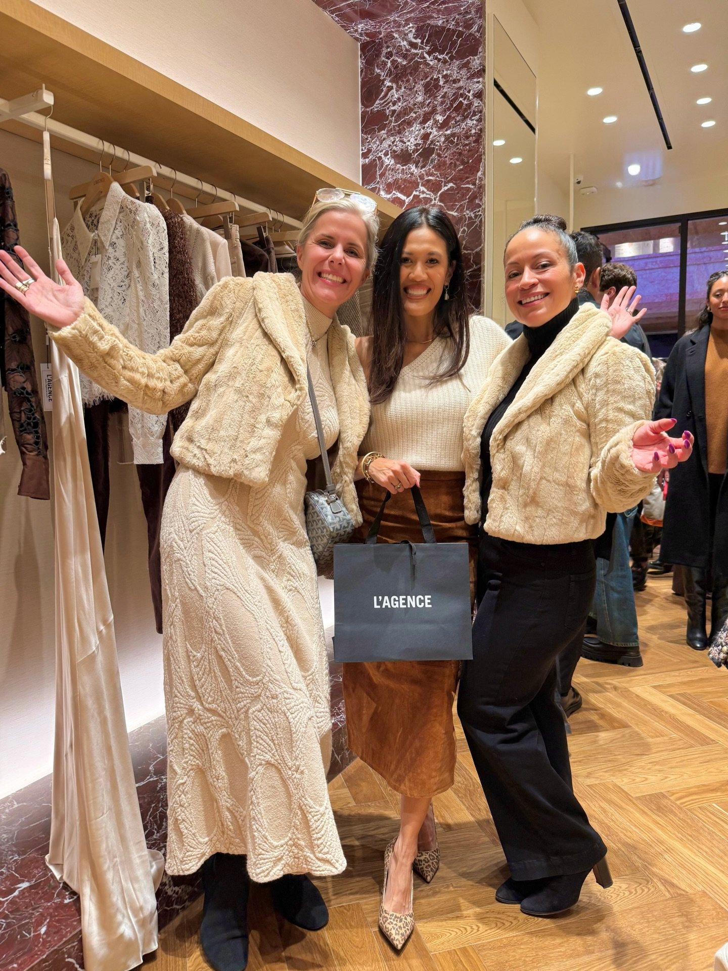 Kicked off the week with all the lovely Ladies who L&rsquo;AGENCE! Thank you to @cschicagosocial for having me and my fabulous clients at the grand opening of @lagencefashion at @900shops! How cute are they in their new matching fur jackets?! Finishe