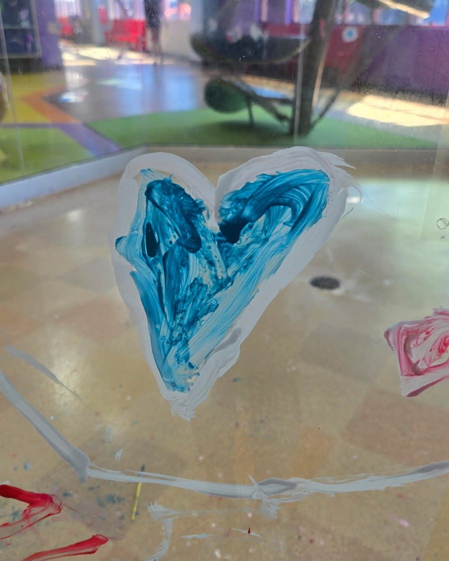 Creative minds at work 🖌🎨

Here's a roundup of some artwork created by our visitors lately! Bring your little ones to enjoy painting on glass walls, making an adorable craft or drawing on the chalkboard in our artist workshop. Their colorful creati