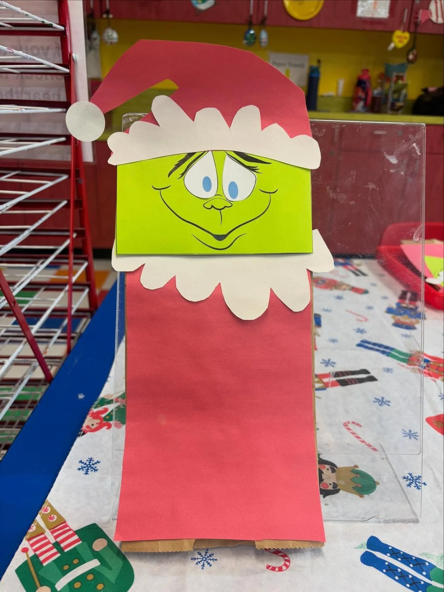 ☃️❄️The holidays are better with crafts!❄️☃️
We&rsquo;re offering three different crafts today, giving kids the chance to create something festive to take home and share.
#ChildrensMuseum #HolidayCrafts #KidsActivities #FamilyFun #HandsOnLearning #Cr
