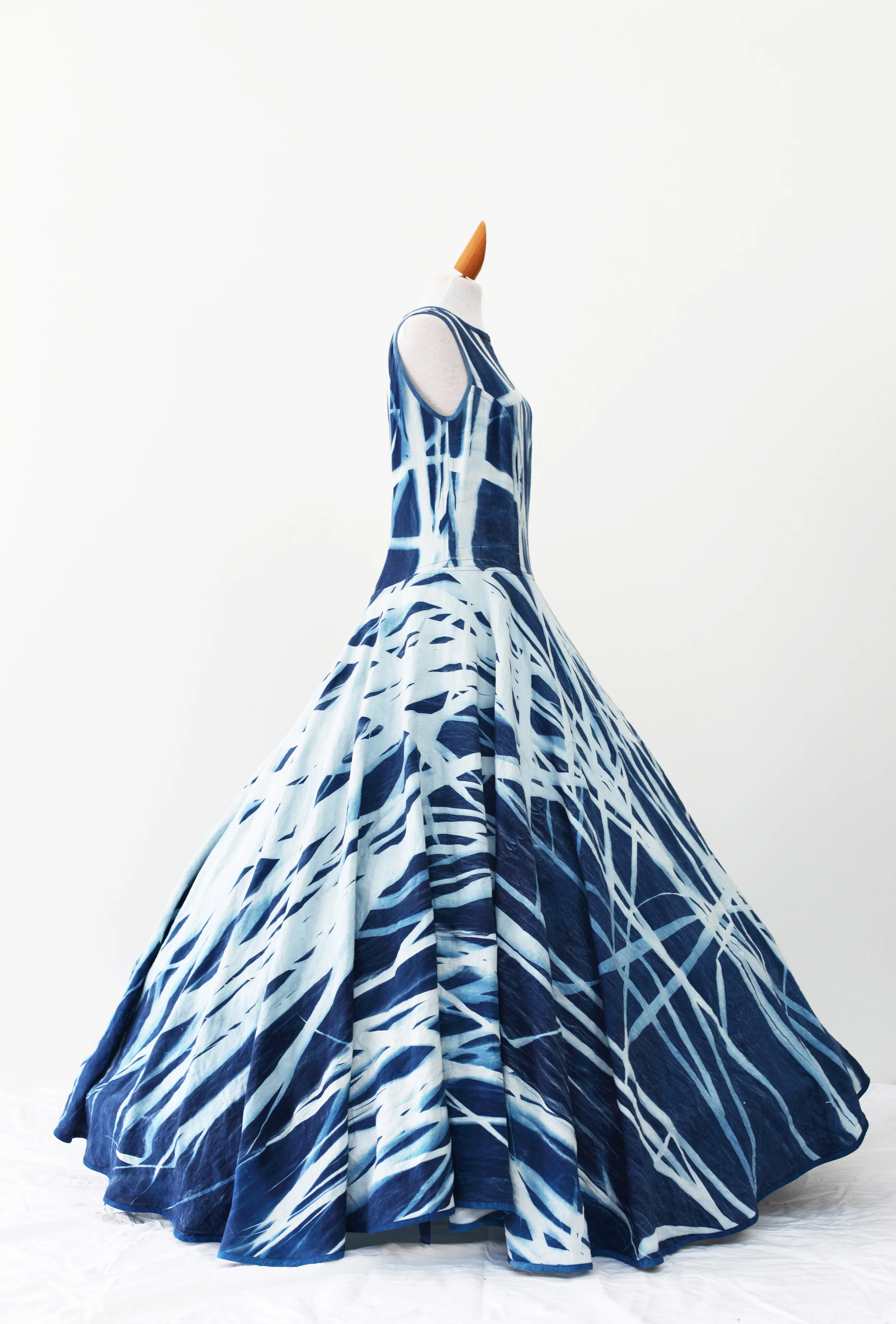 WEDDINGDRESS5.jpg
