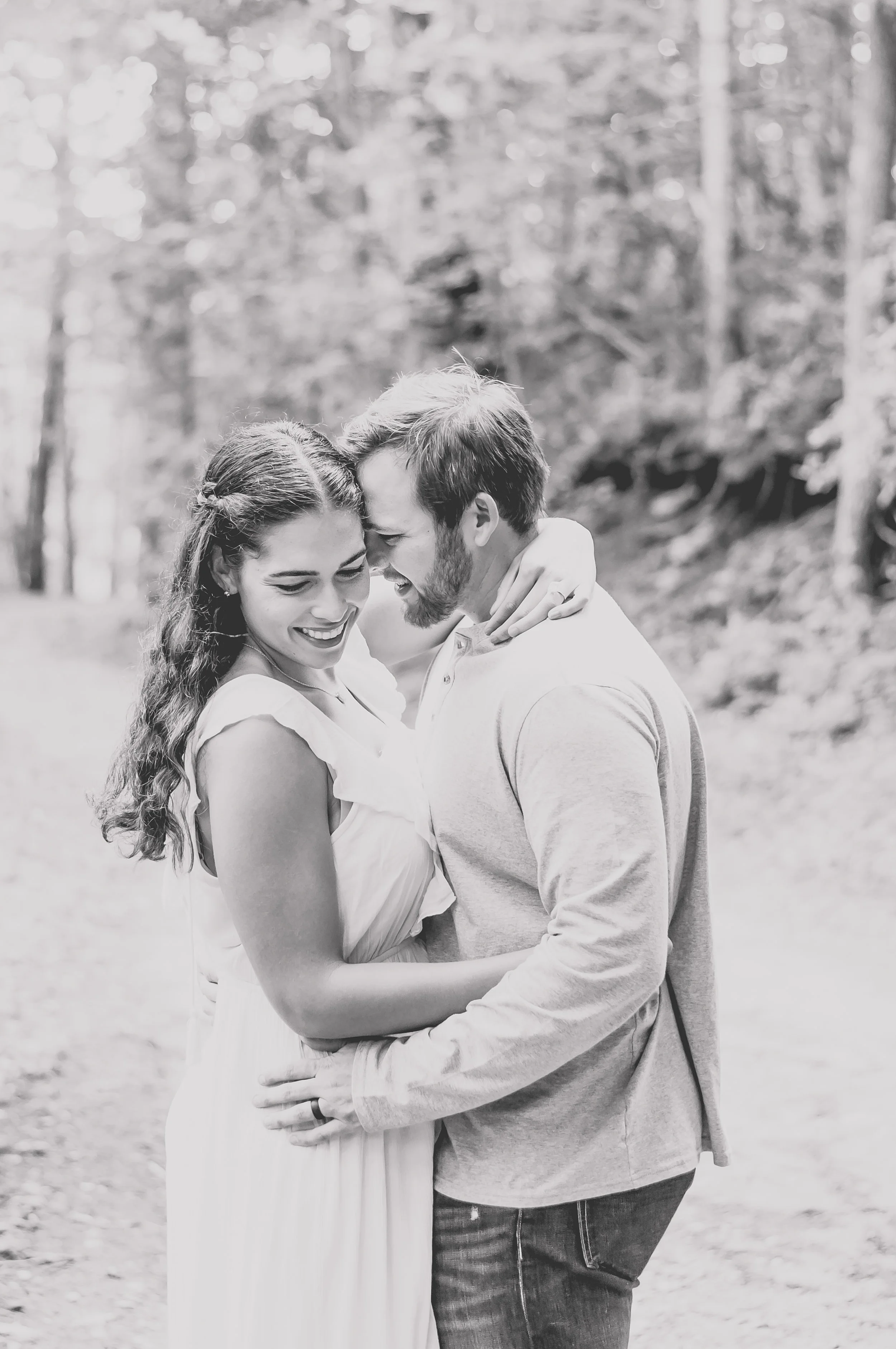 unicoi-state-park-forest-engagement-session-travel-photographer-yanitza-ninett-1.jpg