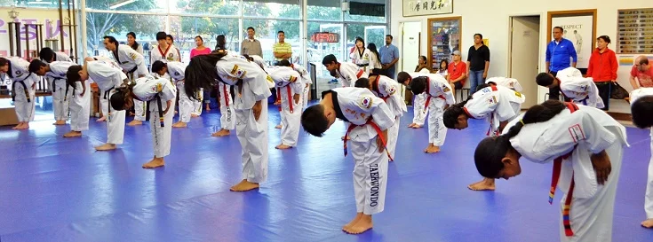 Students bowing_735x273.jpg
